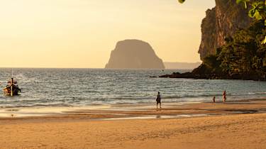 Charlie Beach, Koh Mook